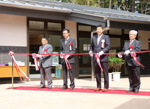 茶業発展の拠点に　振興センター新施設が完成