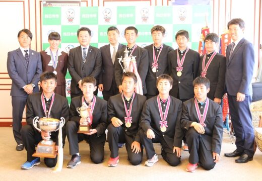 テニス全国選抜大会で優勝　四日市工業と四日市商業