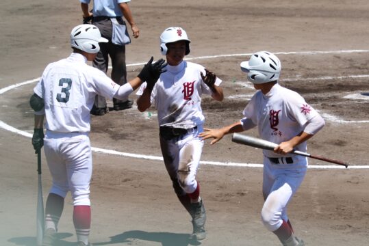 四日市勢3校がベスト8進出　夏の高校野球