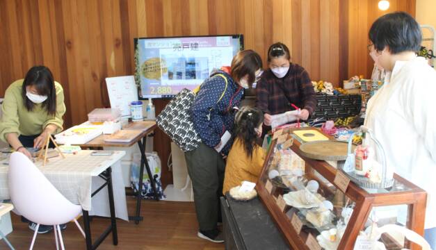 マルシェで来店者迎える、コロナ乗り越えオープン3周年のダイトー地所富田店が記念イベント