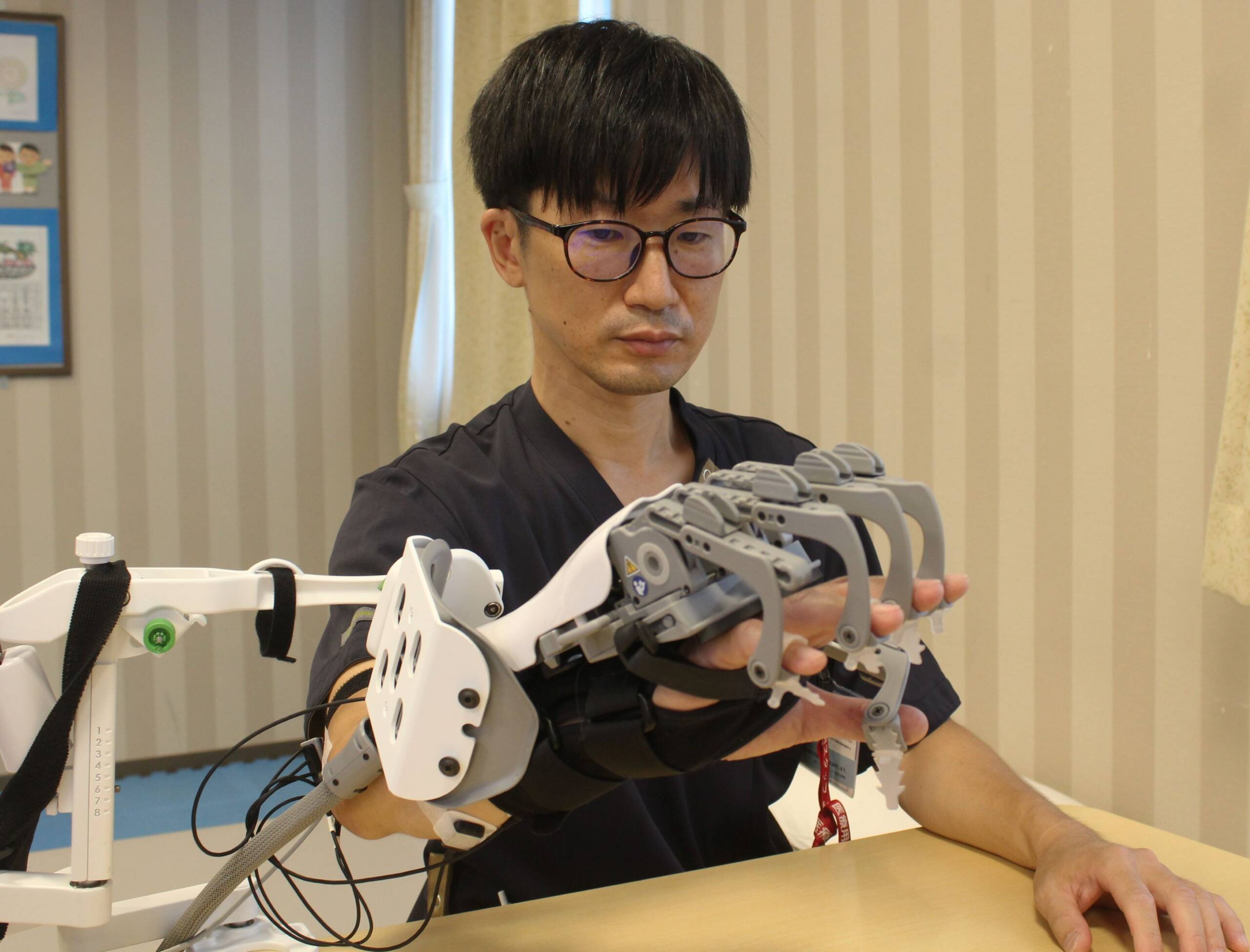 AI搭載ロボットをリハビリに導入、四日市のみたき総合病院、患者の意図を読み取って支援