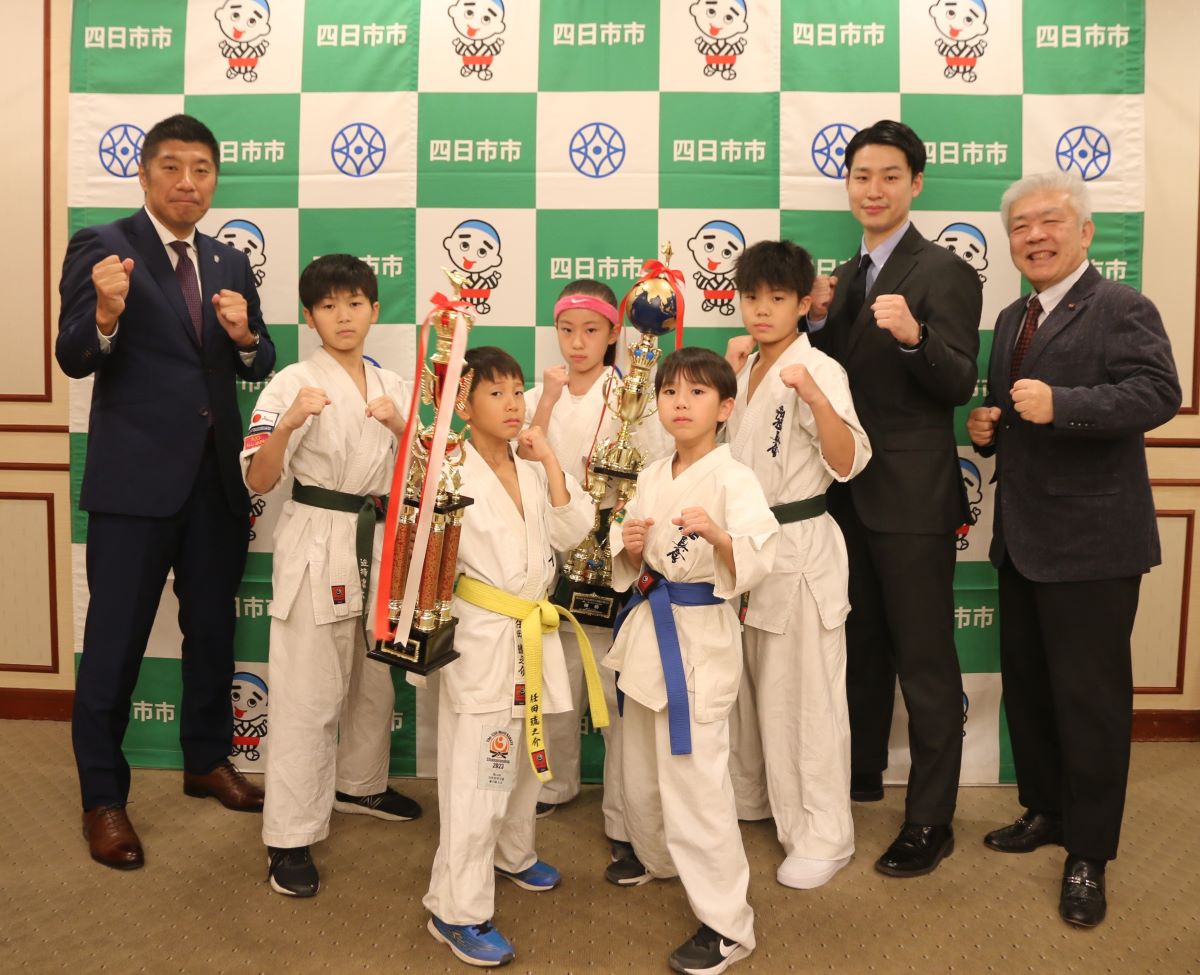 「練習してきたことを出し切る」　JKJO全日本ジュニア空手道選手権大会　出場選手が四日市市役所訪問